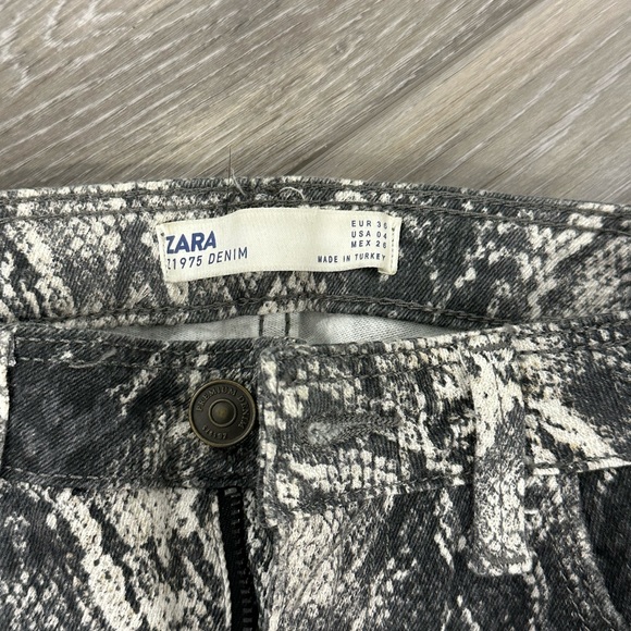 Zara Denim size 4 snakeskin design jeans - Picture 6 of 6